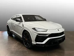 Weiss Gebraucht 2022 Lamborghini Urus SUV | 287.650 €