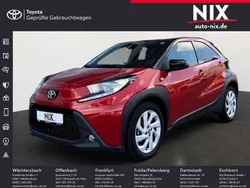 Chili red perleffekt/ night sky black Gebraucht 2022 Toyota Aygo Comfort Kleinwagen | 14.570 € (Fairer Preis)
