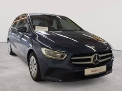 Denimblau metallic Gebraucht 2020 Mercedes B200 Van / Kleinbus | 17.990 € (Guter Preis)