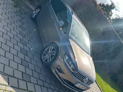 Gold Gebraucht 2015 VW Golf Sportsvan Highline Van / Kleinbus | 14.449 € (Fairer Preis)