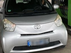 Silber Gebraucht 2011 Toyota iQ Kleinwagen | 3.900 € (Guter Preis)