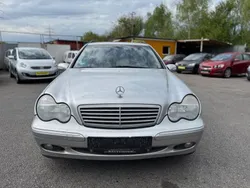Silber Gebraucht 2002 Mercedes C200 Avantgarde Kombi | 999 € (Superpreis)