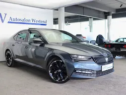 Quarzgrau Gebraucht 2021 Skoda Superb SportLine Limousine | 36.980 € (Etwas zu teuer)
