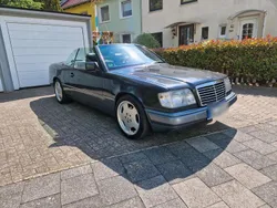 Grau Gebraucht 1992 Mercedes E200 Cabrio | 14.500 €