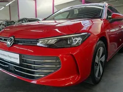 Rot Gebraucht 2024 VW Passat Business Limousine | 34.849 € (Superpreis)
