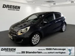 Blau Gebraucht 2015 Kia Rio DREAM-TEAM Edition Limousine | 9.980 € (Teuer)