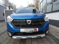 Blau Gebraucht 2017 Dacia Lodgy Celebration Van / Kleinbus | 9.999 € (Etwas zu teuer)