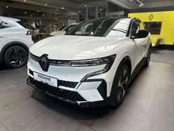 Arktisweiß, black pearlschwa Neu 2025 Renault Mégane Komfort Limousine | 41.490 €