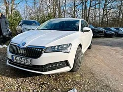Weiß Gebraucht 2020 Skoda Superb Kombi | 19.850 € (Guter Preis)