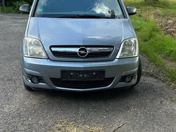 Grau Gebraucht 2010 Opel Meriva Edition Van / Kleinbus | 1.400 € (Fairer Preis)