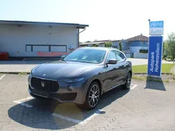 Grau Gebraucht 2016 Maserati Levante SUV | 33.999 € (Teuer)