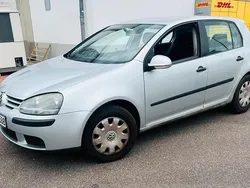 Grau Gebraucht 2004 VW Golf V Kleinwagen | 1.600 € (Guter Preis)