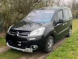 Schwarz Gebraucht 2014 Citroën Berlingo Tendance Van / Kleinbus | 5.700 € (Guter Preis)