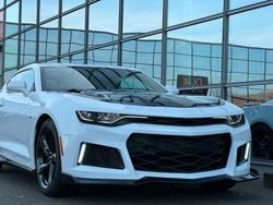 Weiß Gebraucht 2019 Chevrolet Camaro ZL1 Sport Coupé | 37.990 € (Teuer)