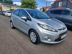 Silber Gebraucht 2012 Ford Fiesta Champions Edition Limousine | 3.999 € (Fairer Preis)