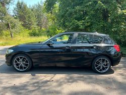 Schwarz Gebraucht 2015 BMW 118 Kleinwagen | 11.300 €