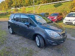 Grau Gebraucht 2011 Opel Meriva Edition Van / Kleinbus | 4.650 € (Fairer Preis)