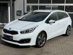 Weiß Gebraucht 2016 Kia Ceed Sportswagon Spirit Kombi | 8.000 € (Guter Preis)