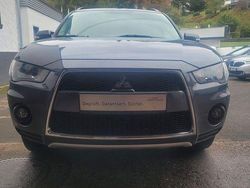 Grau Gebraucht 2011 Mitsubishi Outlander SUV | 10.499 €