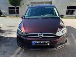 Rot Gebraucht 2018 VW Touran Highline Van / Kleinbus | 22.900 € (Fairer Preis)
