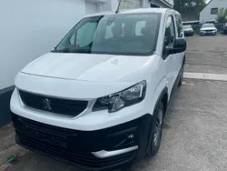 Weiß Gebraucht 2023 Peugeot Rifter Van / Kleinbus | 19.890 € (Guter Preis)