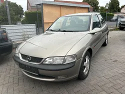 Gold Gebraucht 1998 Opel Vectra Limousine | 1.999 € (Fairer Preis)