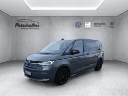 Grau Gebraucht 2024 VW Multivan Life Van / Kleinbus | 58.950 € (Etwas zu teuer)