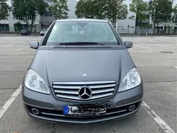 Grau Gebraucht 2011 Mercedes A180 Elegance Van / Kleinbus | 5.200 € (Fairer Preis)