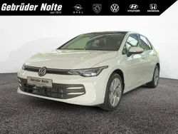 Weiss / pure white Gebraucht 2024 VW Golf VIII Life Limousine | 23.950 € (Guter Preis)