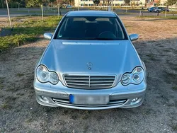 Silber Gebraucht 2005 Mercedes C220 Limousine | 4.000 € (Etwas zu teuer)