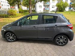 Grau Gebraucht 2019 Toyota Yaris Kleinwagen | 12.500 € (Fairer Preis)