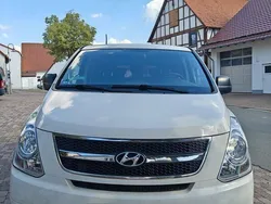 Weiß Gebraucht 2010 Hyundai H-1 Van / Kleinbus | 9.499 €