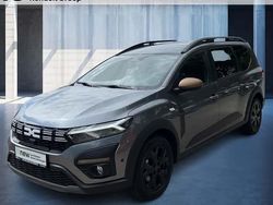 Grau (dolomitgrau (grau)) Gebraucht 2024 Dacia Jogger Extreme Van / Kleinbus | 21.990 € (Fairer Preis)