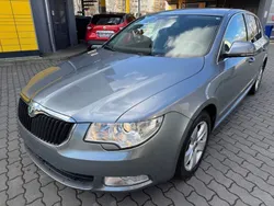 Grau Gebraucht 2009 Skoda Superb Comfort Limousine | 7.199 € (Fairer Preis)