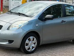 Grau Gebraucht 2007 Toyota Yaris Kleinwagen | 4.490 € (Etwas zu teuer)