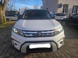 Weiß Gebraucht 2018 Suzuki Vitara Comfort SUV | 9.900 € (Guter Preis)