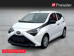 Schneeweiß Gebraucht 2021 Toyota Aygo Business Edition Kleinwagen | 11.584 € (Fairer Preis)