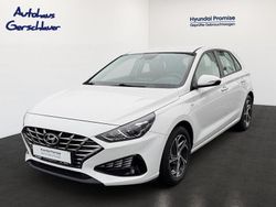 Weiss Gebraucht 2023 Hyundai i30 Select Limousine | 16.990 € (Fairer Preis)