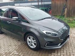 Grau Gebraucht 2020 Ford S-MAX Titanium Van / Kleinbus | 16.500 € (Fairer Preis)