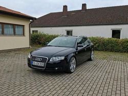 Schwarz Gebraucht 2025 Audi A4 Kombi | 10.200 €
