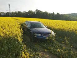 Blau Gebraucht 2003 VW Passat Kombi | 900 € (Guter Preis)