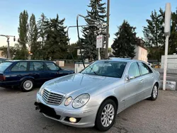 Grau Gebraucht 2007 Mercedes E220 Limousine | 10.200 €