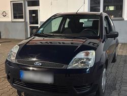 Blau Gebraucht 2005 Ford Fiesta Kleinwagen | 400 € (Guter Preis)