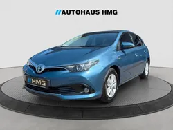 Blau Gebraucht 2016 Toyota Auris Hybrid Comfort Limousine | 12.890 €