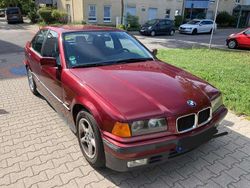 Rot Gebraucht 1996 BMW 318 Limousine | 1.490 € (Guter Preis)