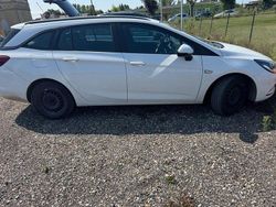 Weiß Gebraucht 2017 Opel Astra Business Kombi | 7.599 € (Guter Preis)