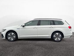 Pure white Gebraucht 2021 VW Passat GTE Kombi | 23.580 € (Fairer Preis)