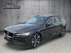 Platinum grey Gebraucht 2023 Volvo V60 Core Kombi | 36.890 € (Fairer Preis)