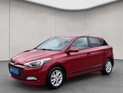 Rot Gebraucht 2017 Hyundai i20 Passion Limousine | 9.880 € (Etwas zu teuer)