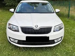 Weiß Gebraucht 2014 Skoda Octavia Limousine | 9.800 € (Fairer Preis)